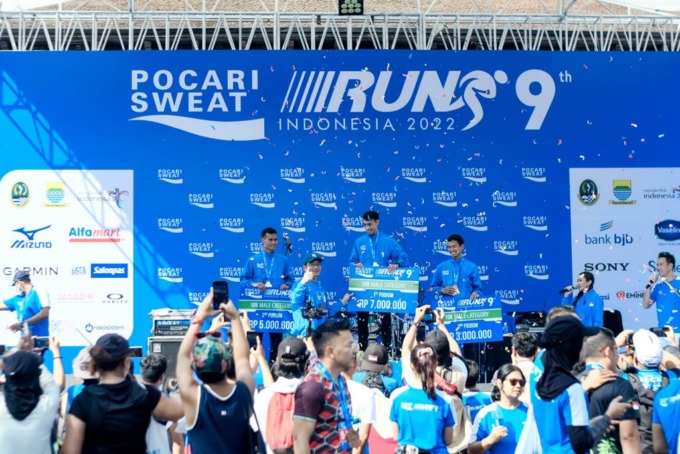 SEHAT BERSAMA: bank bjb dukung Pocari Sweat Run Indonesia 2022 demi mendorong masyarakat untuk menerapkan gaya hidup sehat dengan rajin berolahraga dan tetap menerapkan protokol kesehatan. (Ist)