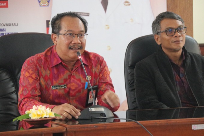 SELEKSI KETAT: Kepala Dinas Komunikasi, Informatika, dan Statistik Provinsi Gede Pramana memberikan penjelasan tentang tugas berat yang menanti Tim SPBE. (Ist)